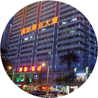 根據每位客戶的資金情況和當地市場情況、用心做出更適合經營的設計
